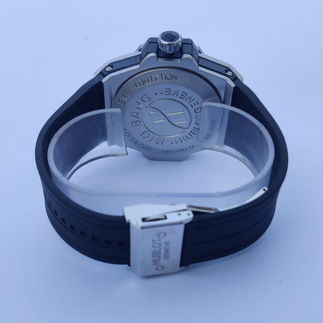 Men's Quartz Round Dial Stainless Steel Watch