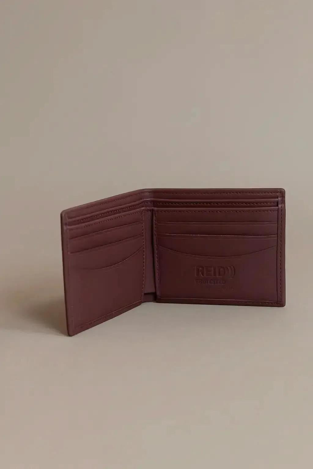 Minimalist RFID Leather Wallet – Slim & Secure Design